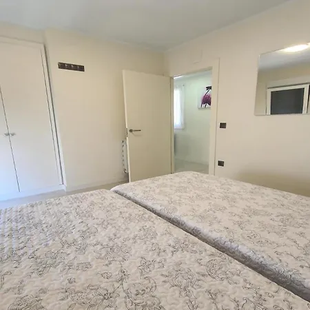 De 1b Apartment *